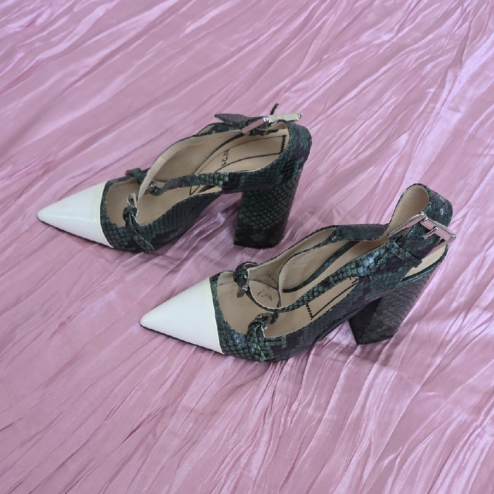 No. 21 White Cap Toe Green Snake-Print Block Heel Pumps